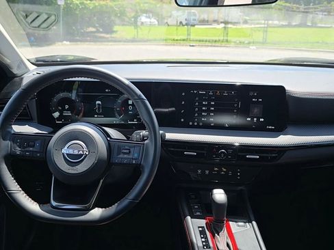 Used 2026 Nissan Kicks SR FWD image 14