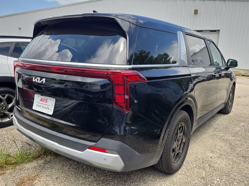 Used 2025 Kia Carnival FWD image 4
