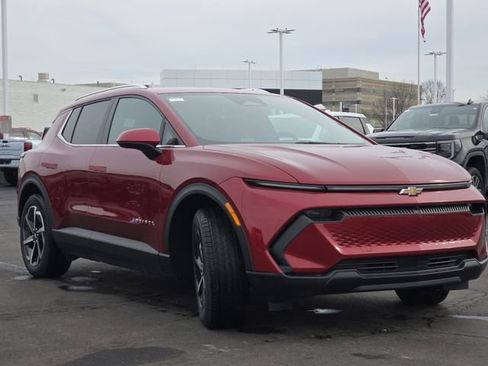 New 2026 Chevrolet Equinox EV LT FWD image 17