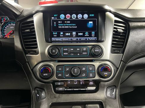 Used 2020 Chevrolet Suburban LT image 23