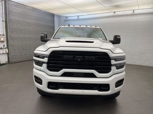 New 2026 RAM 2500 Laramie AWD/4WD image 9