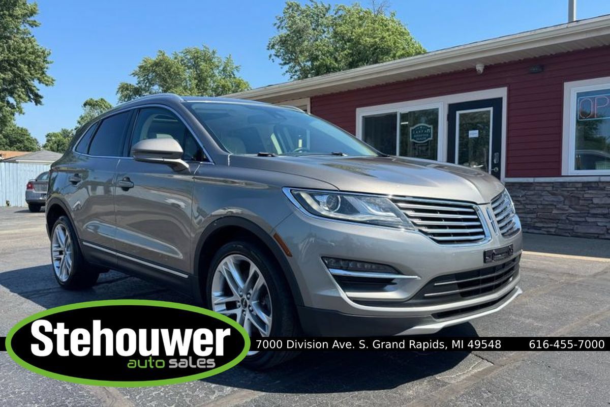 Used 2017 Lincoln MKC Reserve w/ Lincoln MKC Climate Package AWD/4WD image 1