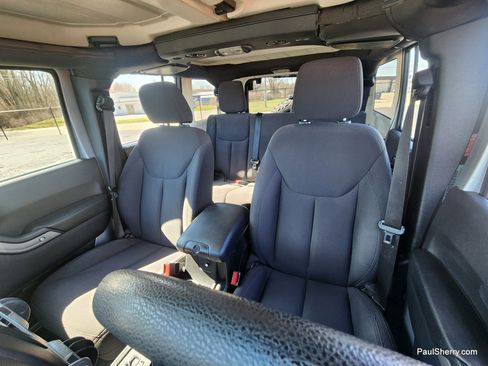 Used 2015 Jeep Wrangler Unlimited Sport image 27