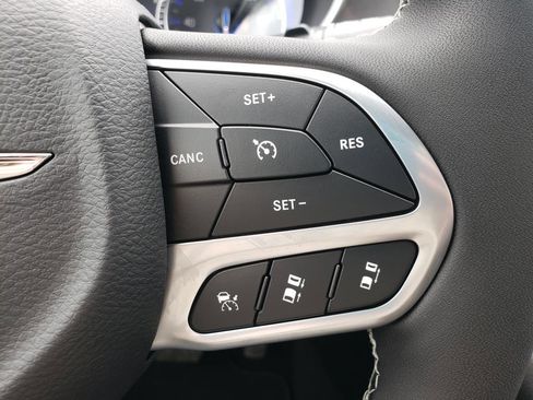 New 2026 Chrysler Pacifica Select image 20