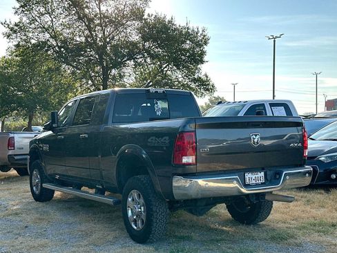 Used 2018 RAM 2500 SLT w/ Luxury Group AWD/4WD image 4