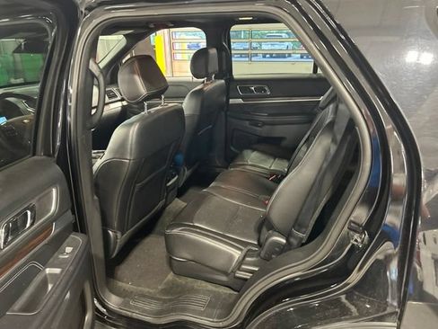 Used 2017 Ford Explorer Limited w/ Equipment Group 301A AWD/4WD image 10