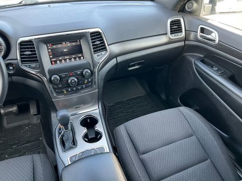 Used 2018 Jeep Grand Cherokee Laredo w/ All-Weather Capability Group image 30