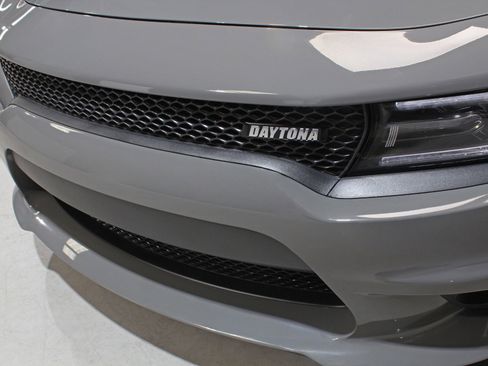 Used 2018 Dodge Charger R/T RWD image 7