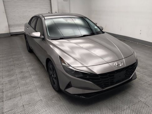 Used 2023 Hyundai Elantra SEL FWD image 13