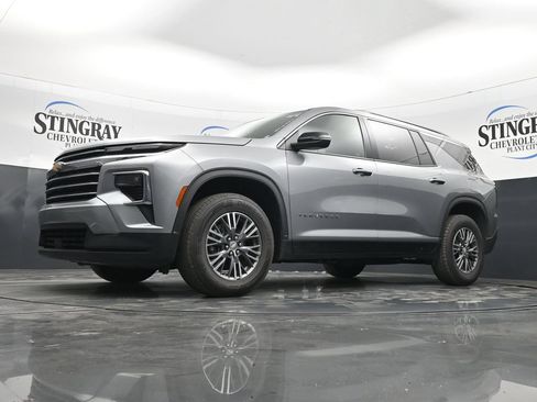 Used 2025 Chevrolet Traverse LT AWD/4WD image 28
