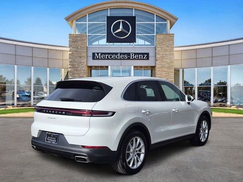 Used 2024 Porsche Cayenne image 4