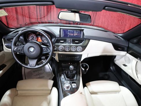 Used 2011 BMW Z4 sDrive35i image 15