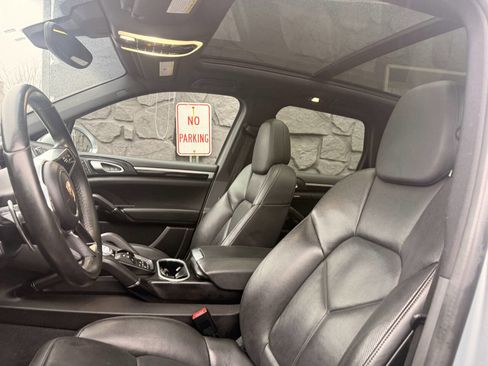 Used 2016 Porsche Cayenne image 16