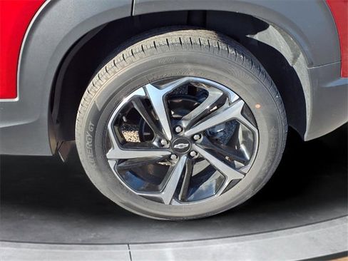 Certified 2023 Chevrolet TrailBlazer RS w/ Sun and Liftgate Package image 17
