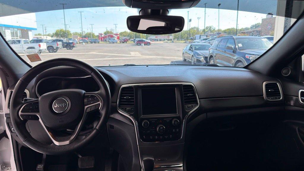 Used 2018 Jeep Grand Cherokee Altitude AWD/4WD image 40