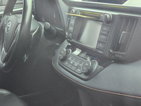 Used 2018 Toyota RAV4 SE w/ Protection Package AWD/4WD image 15