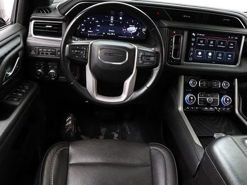 Used 2023 GMC Yukon XL Denali image 15