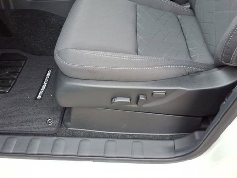 New 2026 Nissan Frontier SV w/ SV Convenience Package RWD image 7