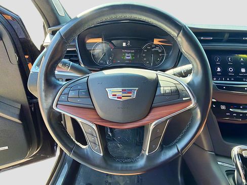 Used 2021 Cadillac XT5 Premium Luxury image 37