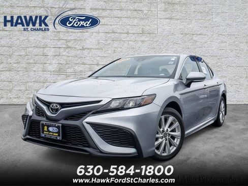Used 2023 Toyota Camry SE FWD image 1