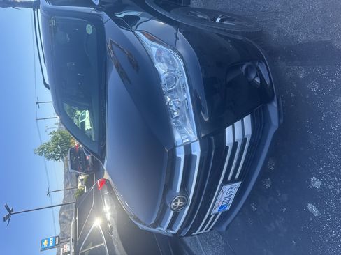 Used 2019 Toyota Highlander LE image 1