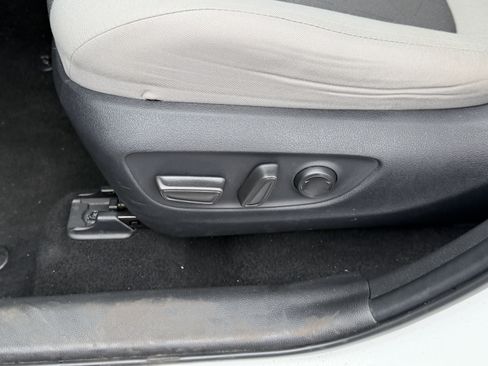 Used 2025 Toyota RAV4 XLE FWD image 14