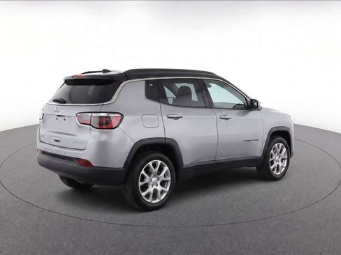 Used 2025 Jeep Compass Limited AWD/4WD image 4