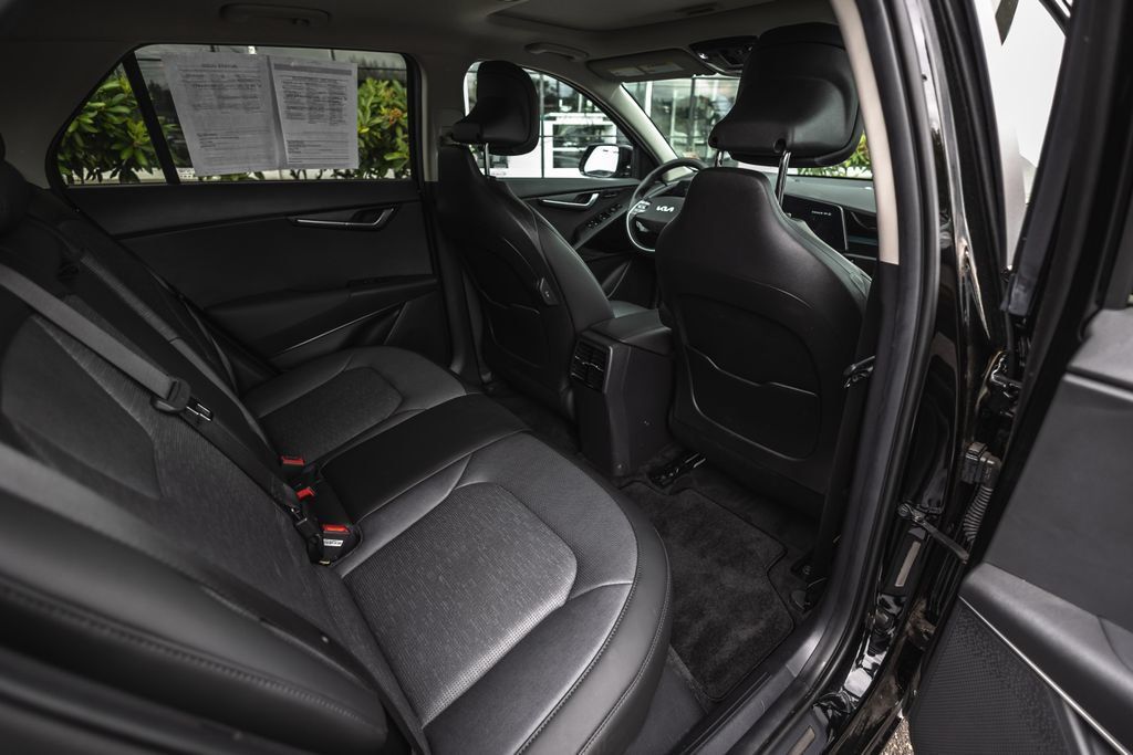 Used 2023 Kia Niro Wave w/ Wave Preserve Package FWD image 28