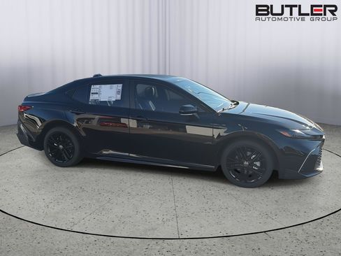 New 2026 Toyota Camry SE FWD image 7