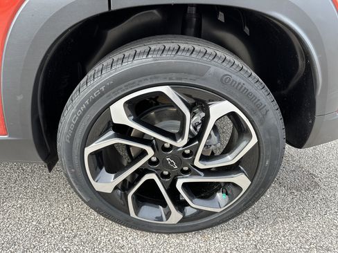 Used 2024 Chevrolet Trax RS w/ Sunroof Package image 19