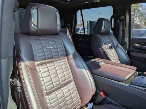 Used 2021 Cadillac Escalade Sport Platinum w/ Heavy-Duty Trailer Package image 43