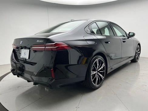 Used 2026 BMW 530i w/ M Sport Package RWD image 3