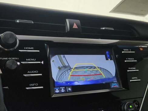 Used 2018 Toyota Camry XLE FWD image 27