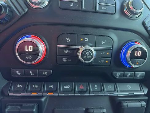 Used 2021 GMC Sierra 1500 SLT AWD/4WD image 17