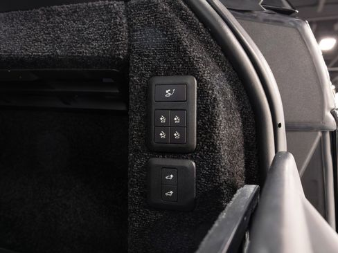 Used 2022 Land Rover Range Rover Autobiography image 39