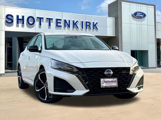 Used 2024 Nissan Altima 2.5 SR w/ SR Premium Package video 1