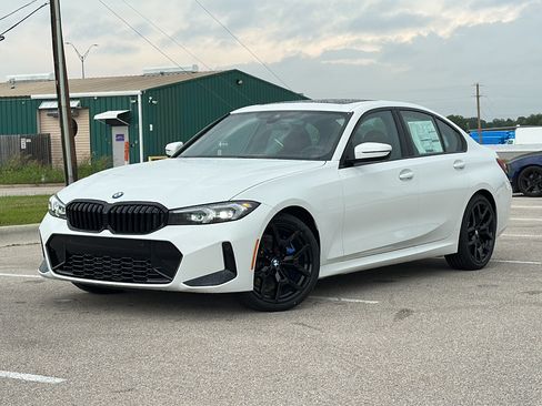 New 2026 BMW 330i Sedan w/ M Sport Package RWD image 2