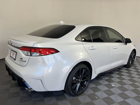 Used 2024 Toyota Corolla SE FWD image 4