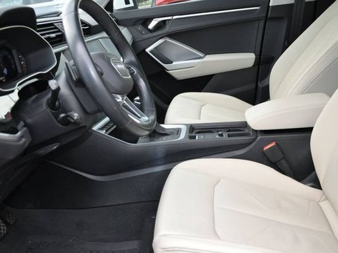 Used 2021 Audi Q3 2.0T Premium image 10