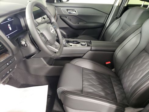 New 2026 Nissan Rogue Platinum image 10