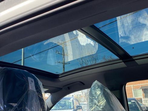 New 2026 Volkswagen Tiguan SE R-Line image 12