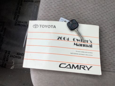 Used 2004 Toyota Camry LE image 38