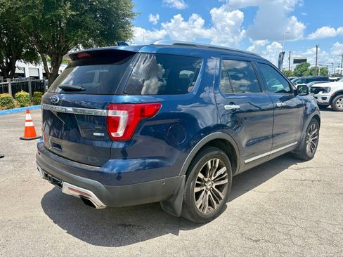 Used 2017 Ford Explorer Platinum AWD/4WD image 3