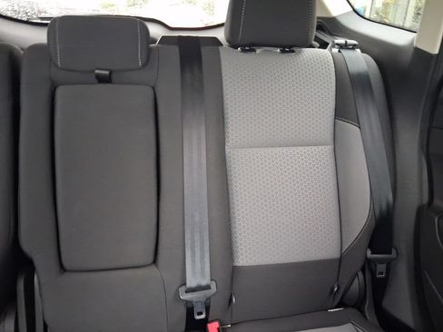 Used 2019 Ford Escape SE FWD image 18