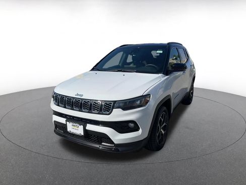 Used 2025 Jeep Compass Limited AWD/4WD image 7