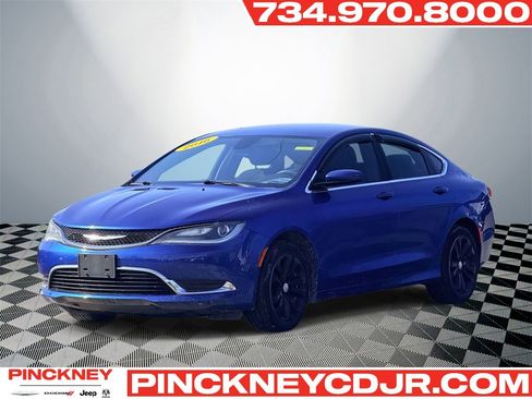 Used 2016 Chrysler 200 Limited image 1