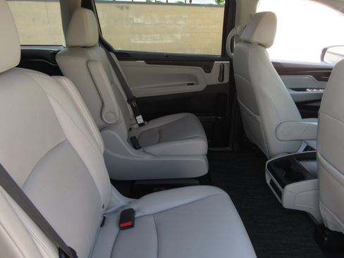 Used 2025 Honda Odyssey EX-L image 12