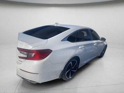 Used 2019 Honda Accord Sport image 9