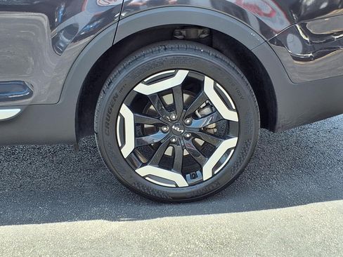Used 2025 Kia Telluride S FWD image 9