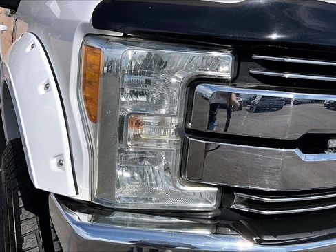 Used 2017 Ford F250 Lariat w/ Lariat Value Package AWD/4WD image 28